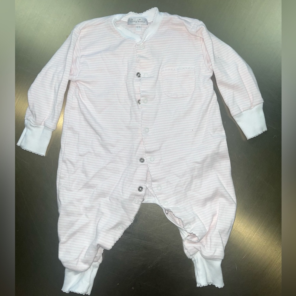 Kissy kissy pajama onsie 6-9 months